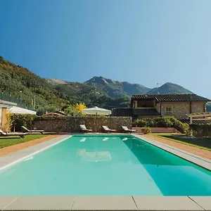 Villa Melangola, Camaiore